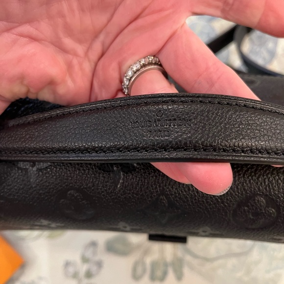 Louis Vuitton Pochette Métis Black Empriente Leather Pristine - Picture 4 of 16